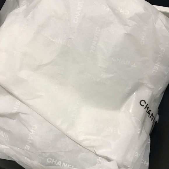 Chanel vanity case purse - Picture 3 of 6